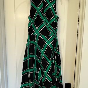 Elegant Green and Black Checkered Midi Dress
